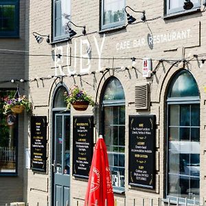 Oyo Ruby Pub & Hotel